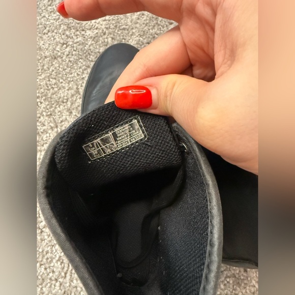 Dr. Martens Shoreditch Greasy - Picture 6 of 9